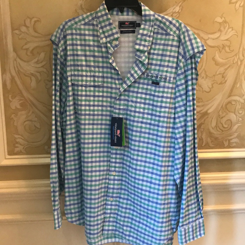Vineyard Vines Men’s long sleeved shirt